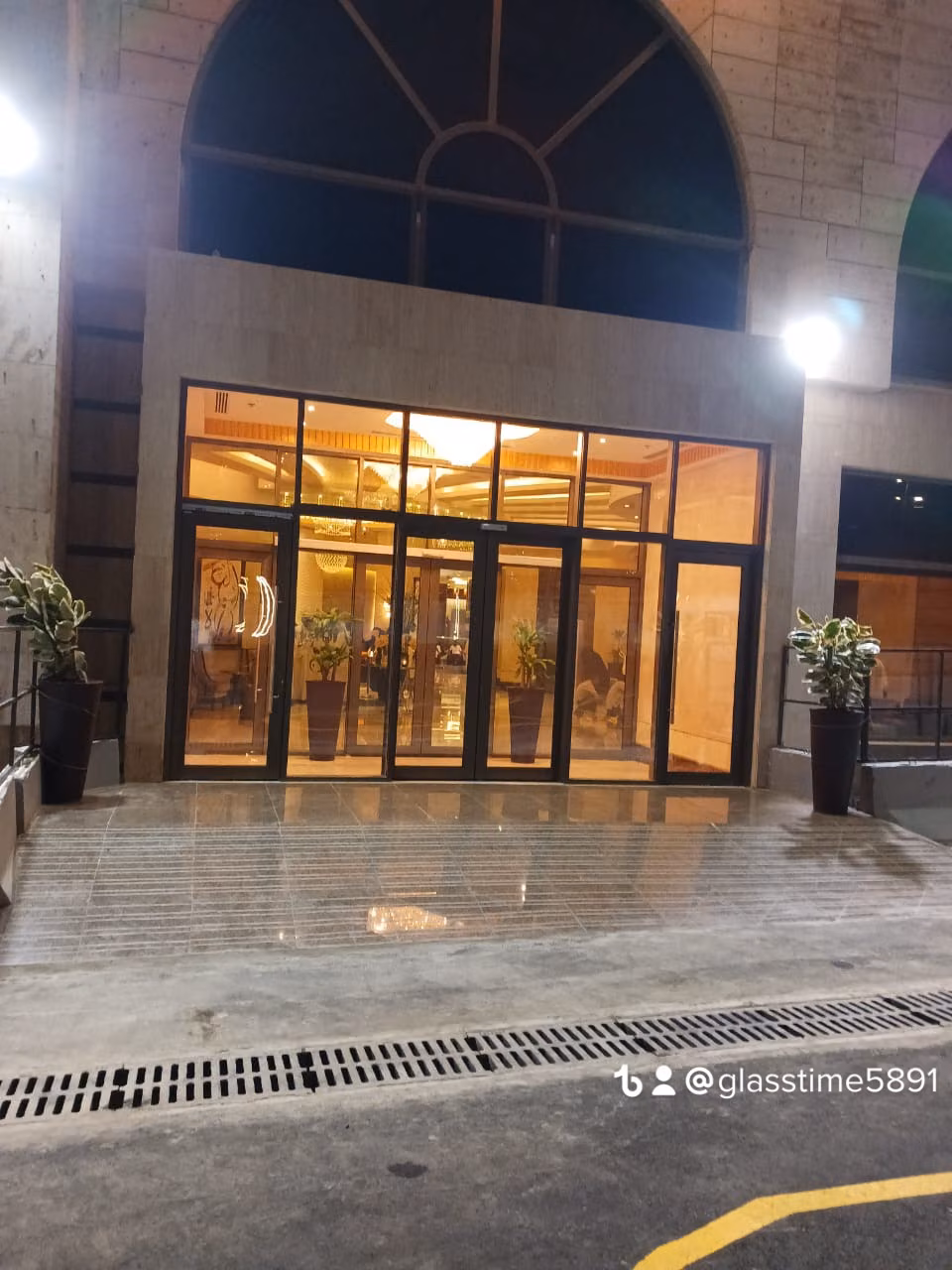 باب السينسور المزدوج: دخول أكثر أمانًا وسلاسة