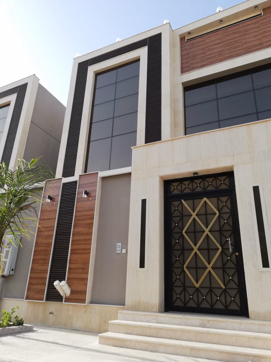 فيلا الحمدانية – أعمال الكرتن وول والزجاج والألومنيوم في جدة